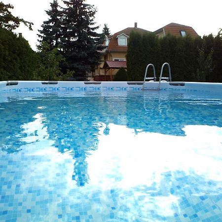 Aniko Apartmanhaz Balatonföldvár Exterior foto
